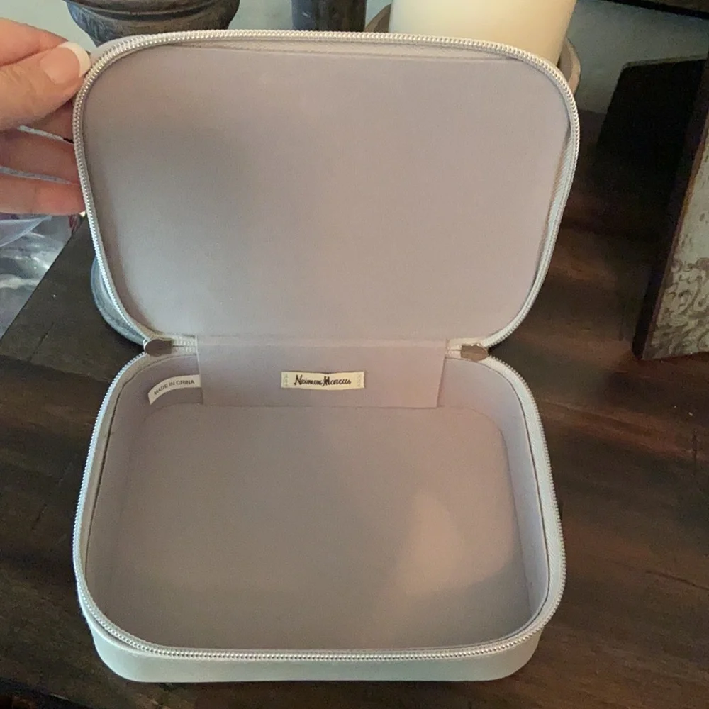 Cute Neiman Marcus travel case!